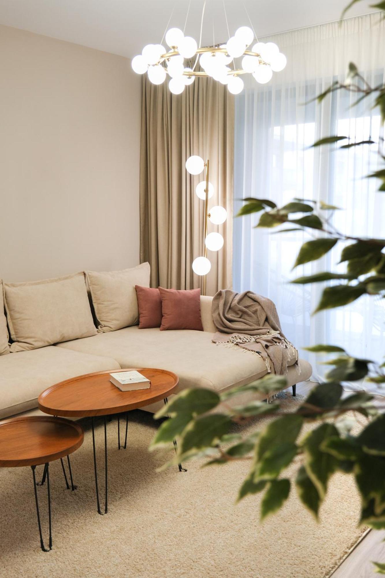 Modern 2-room Apartment, Free Underground Parking Apartment
